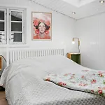 2 Bedroom Cozy In
