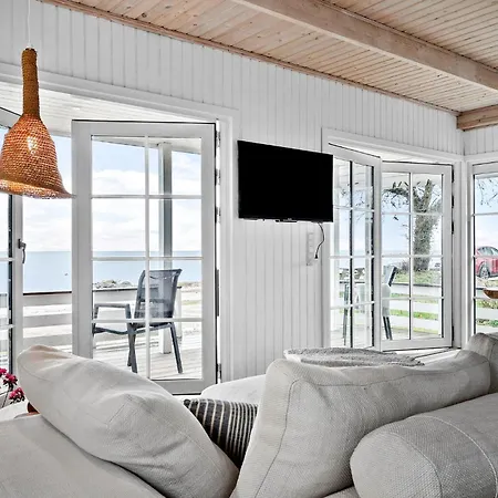 Дом отдыха 2 Bedroom Cozy In *