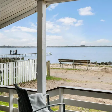 Дом отдыха 2 Bedroom Cozy In