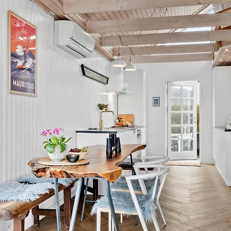 2 Bedroom Cozy In *