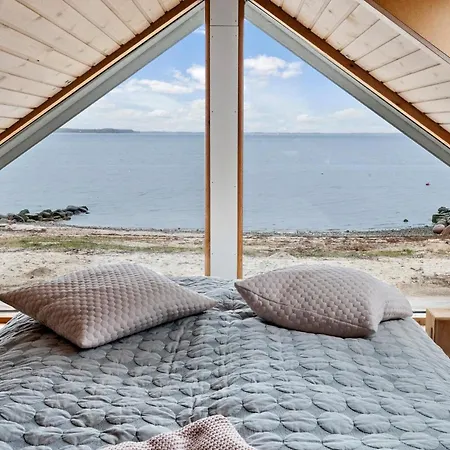 1 Bedroom In Vakantiehuis Sjolund