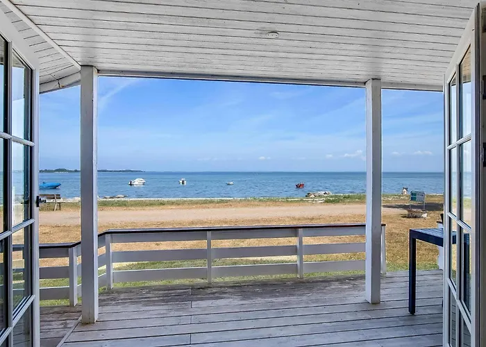 2 Bedroom Cozy In * Sjolund