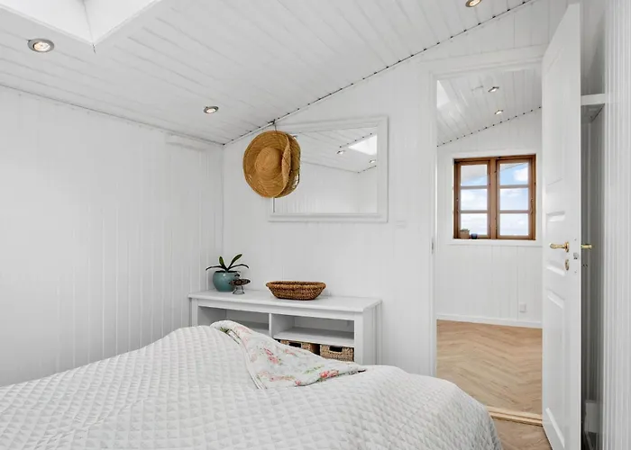 2 Bedroom Cozy In Sjolund