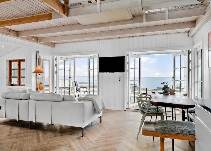 2 Bedroom Cozy In Sjolund