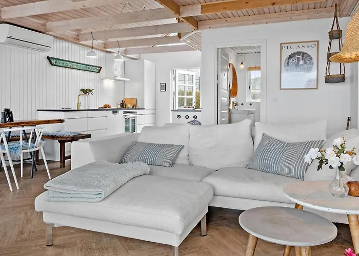 2 Bedroom Cozy In 펜션